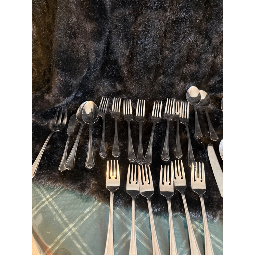 Cuisinart Seminary 26 piece set 18/10 Stainless Steel Flatware